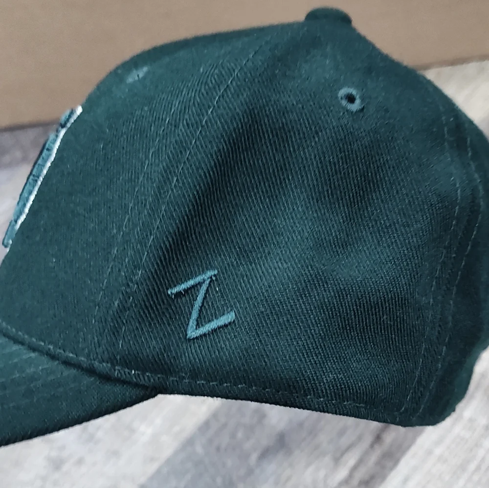 Notre Dame Fighting Irish Zephyr Kelly Green Fitted Hat Cap Size 7 1/4